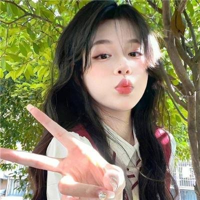 国民校草是女生·动态漫封面